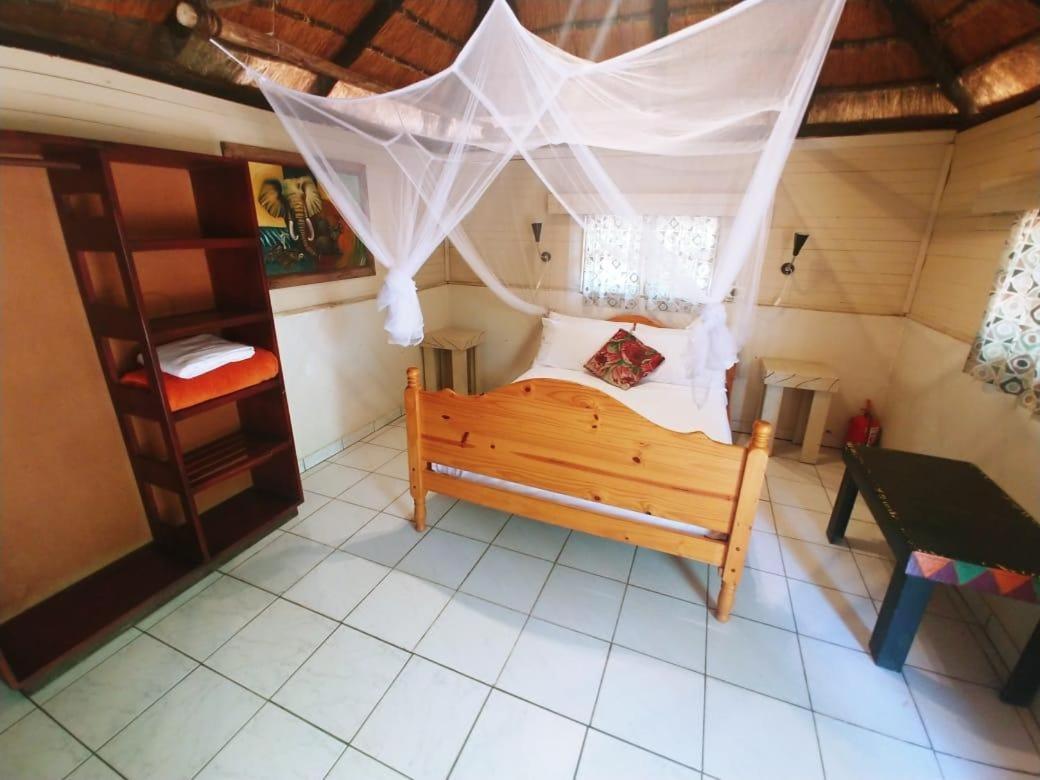 Pumusa Bushcamp Хлухлуве Екстериор снимка